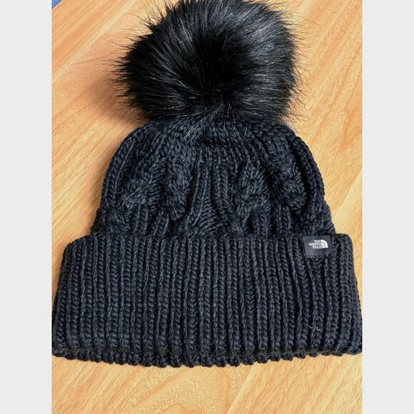 The North Face NWT Kid's Knitted Beanie Hat One Size Gray Fur Pom Pom Casual - Picture 1 of 5